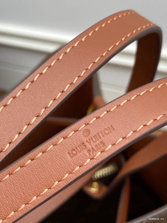 WIS VUITTON NÉONOÉ LOUIS 0106